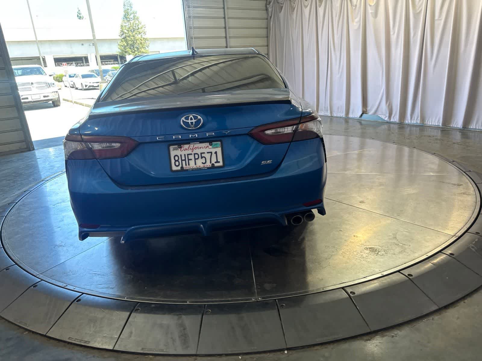 Used 2019 Toyota Camry SE w/ Carpet Mat Package FWD image 6