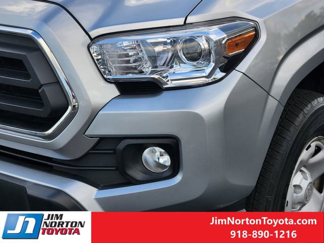 Used 2022 Toyota Tacoma SR5 RWD image 11