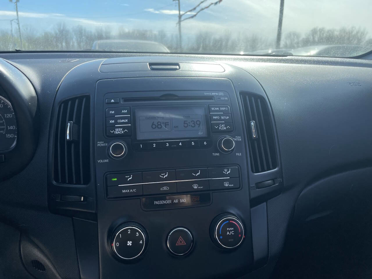 Used 2011 Hyundai Elantra image 11