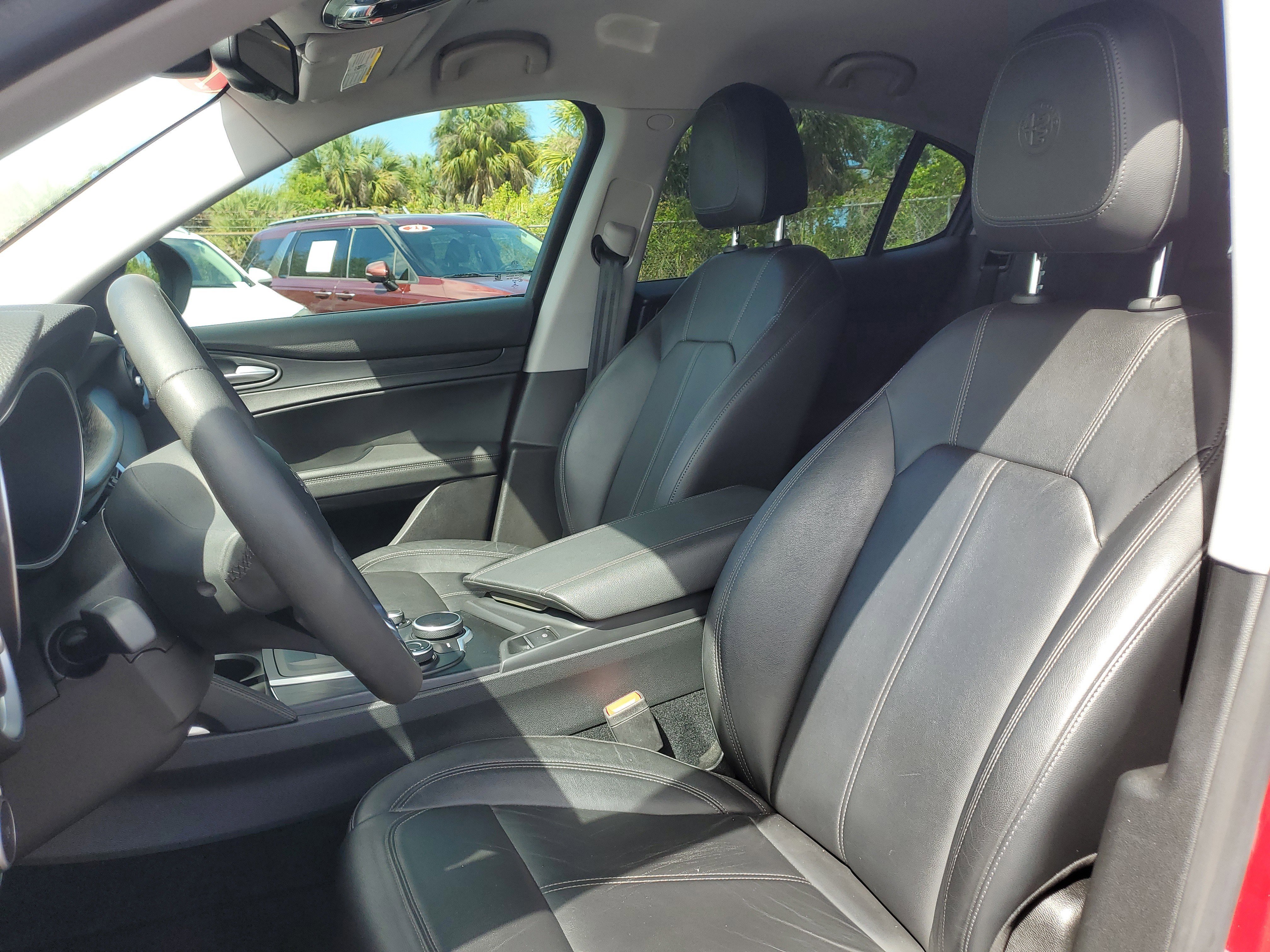 Used 2018 Alfa Romeo Stelvio AWD image 17