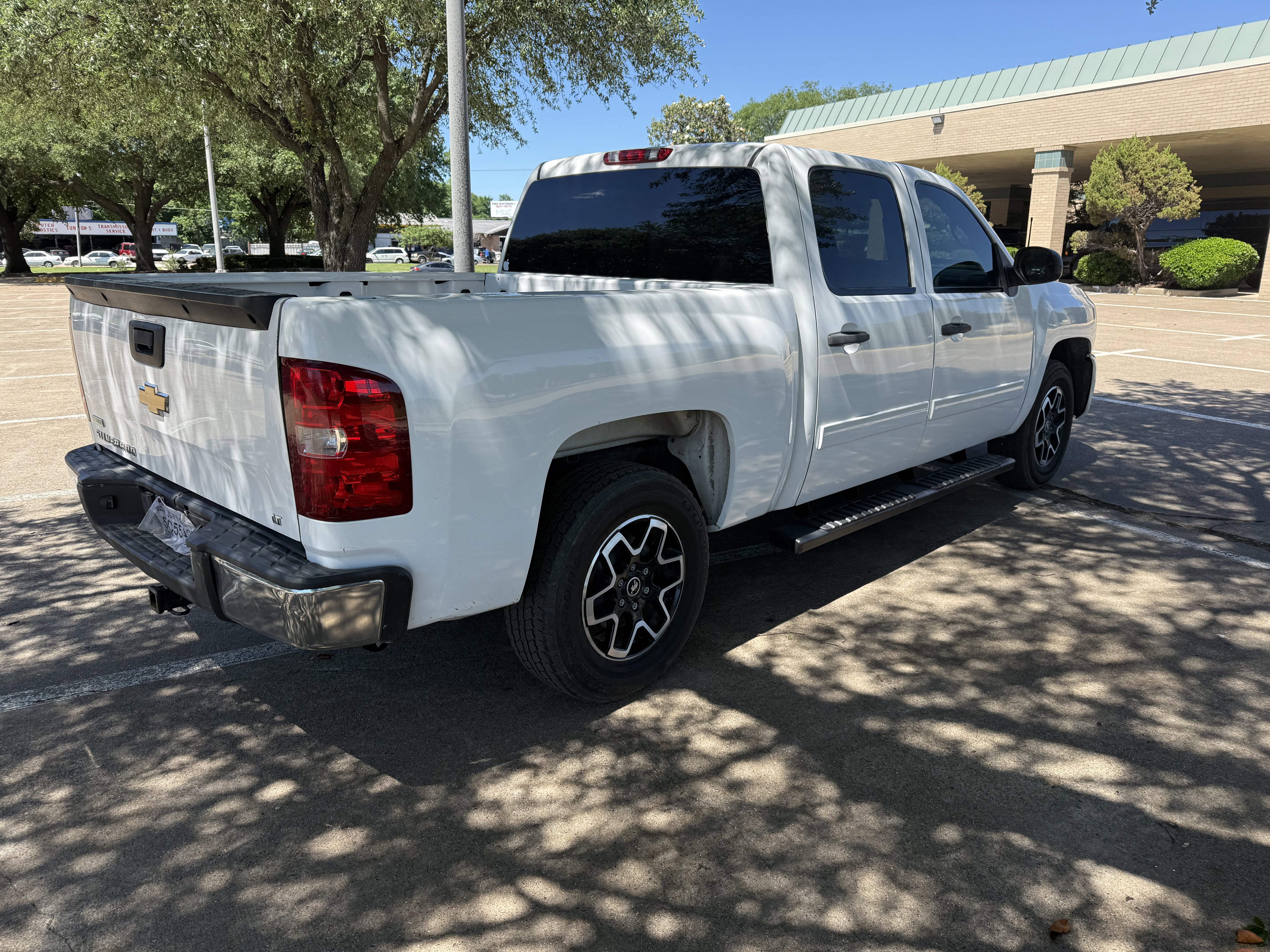 Used 2011 Chevrolet Silverado 1500 LT image 5
