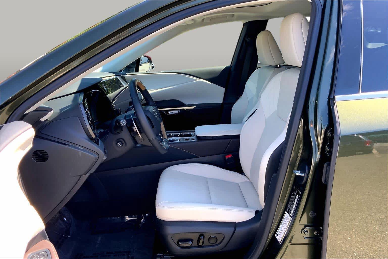 Used 2024 Lexus RX 350 Premium w/ Cold Area Package AWD/4WD image 8