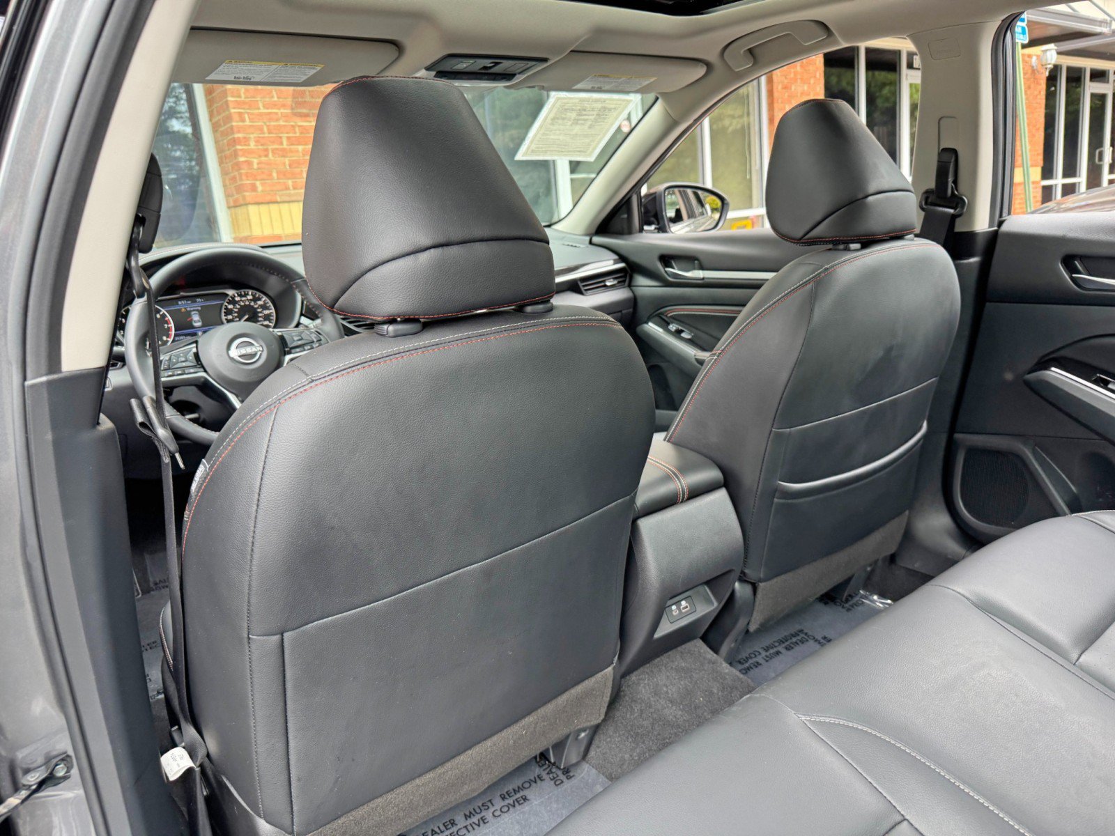 Used 2023 Nissan Altima 2.5 SR w/ SR Premium Package FWD image 32