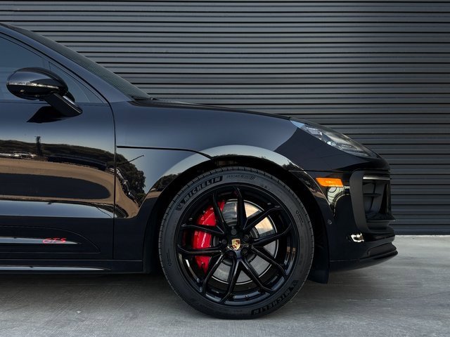 Certified 2025 Porsche Macan GTS image 11