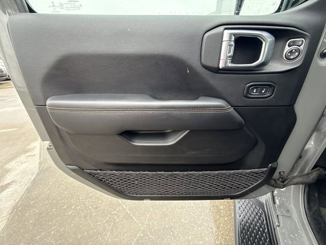 Used 2022 Jeep Gladiator Overland image 13