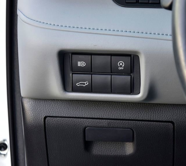 Used 2023 Toyota Highlander XLE image 32