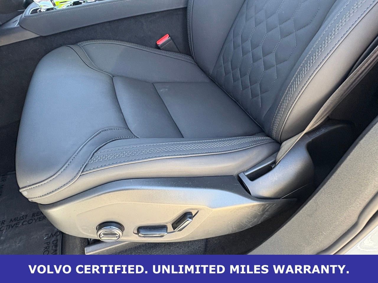 Certified 2025 Volvo XC90 B6 Plus image 29