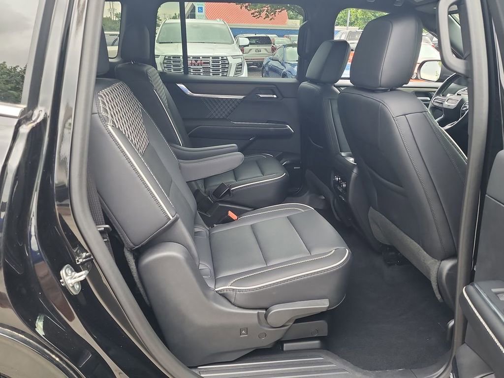 Used 2024 GMC Acadia Denali w/ Super Cruise Package FWD image 27