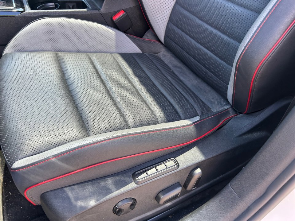 Used 2024 Volkswagen GTI SE w/ SE Leather Seats Package FWD image 30