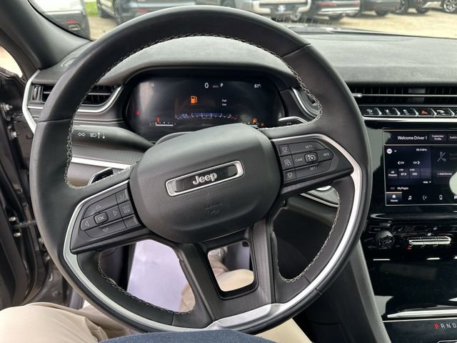 Used 2023 Jeep Grand Cherokee L Laredo image 14