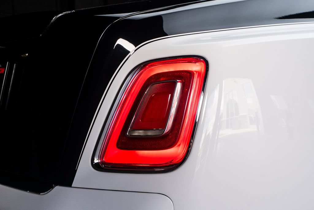 Used 2019 Rolls-Royce Phantom Sedan RWD image 21