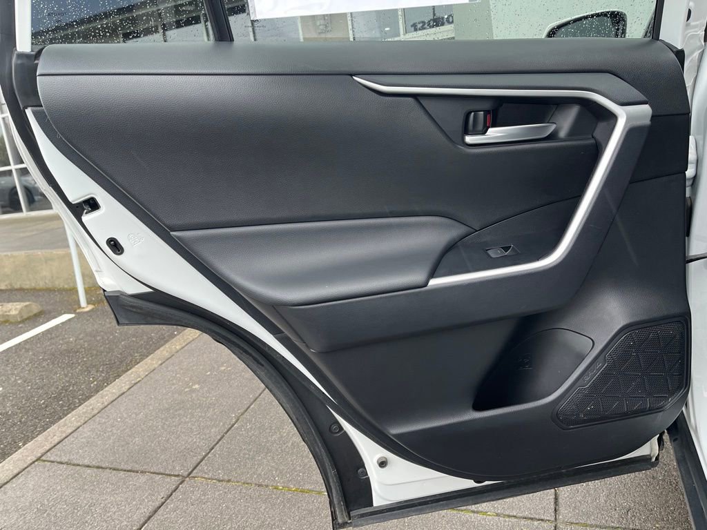Used 2025 Toyota RAV4 XLE image 13