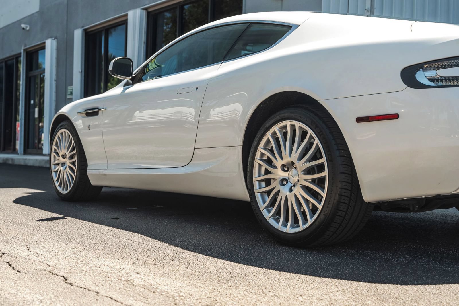 Used 2011 Aston Martin DB9 Coupe RWD image 6