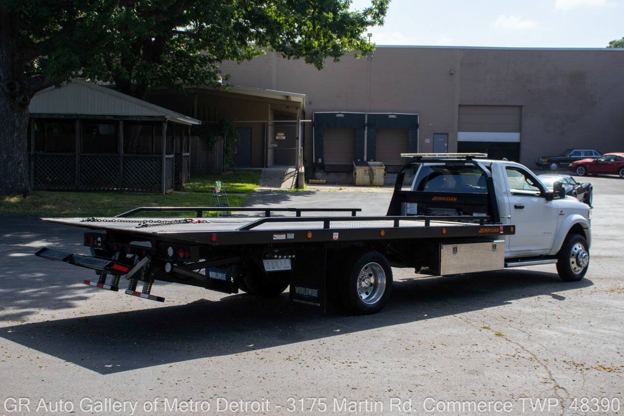 Used 2024 RAM 5500 SLT w/ Quick Order Package 2YG SLT AWD/4WD image 6