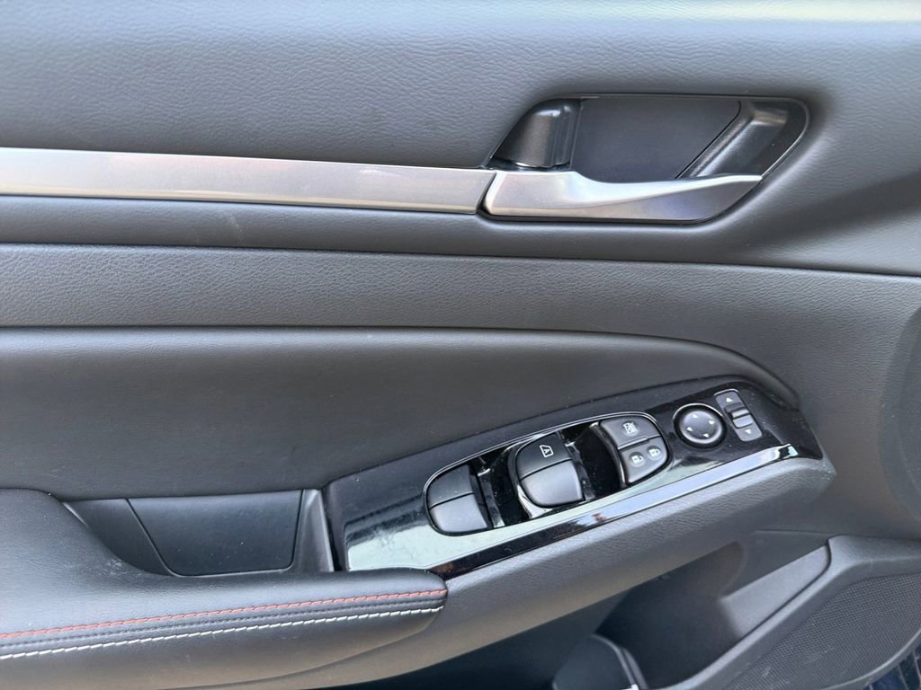 Used 2024 Nissan Altima 2.5 SR w/ SR Premium Package image 14