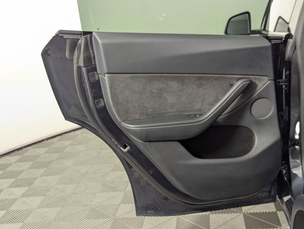 Used 2025 Tesla Model Y Performance image 50