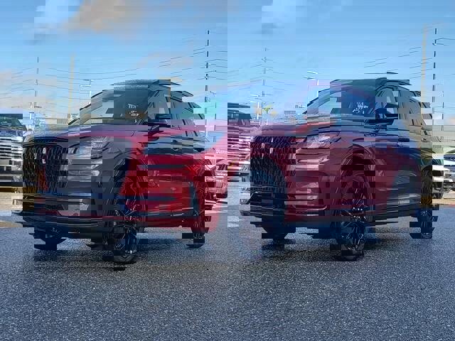 New 2026 Lincoln Corsair Premiere image 4