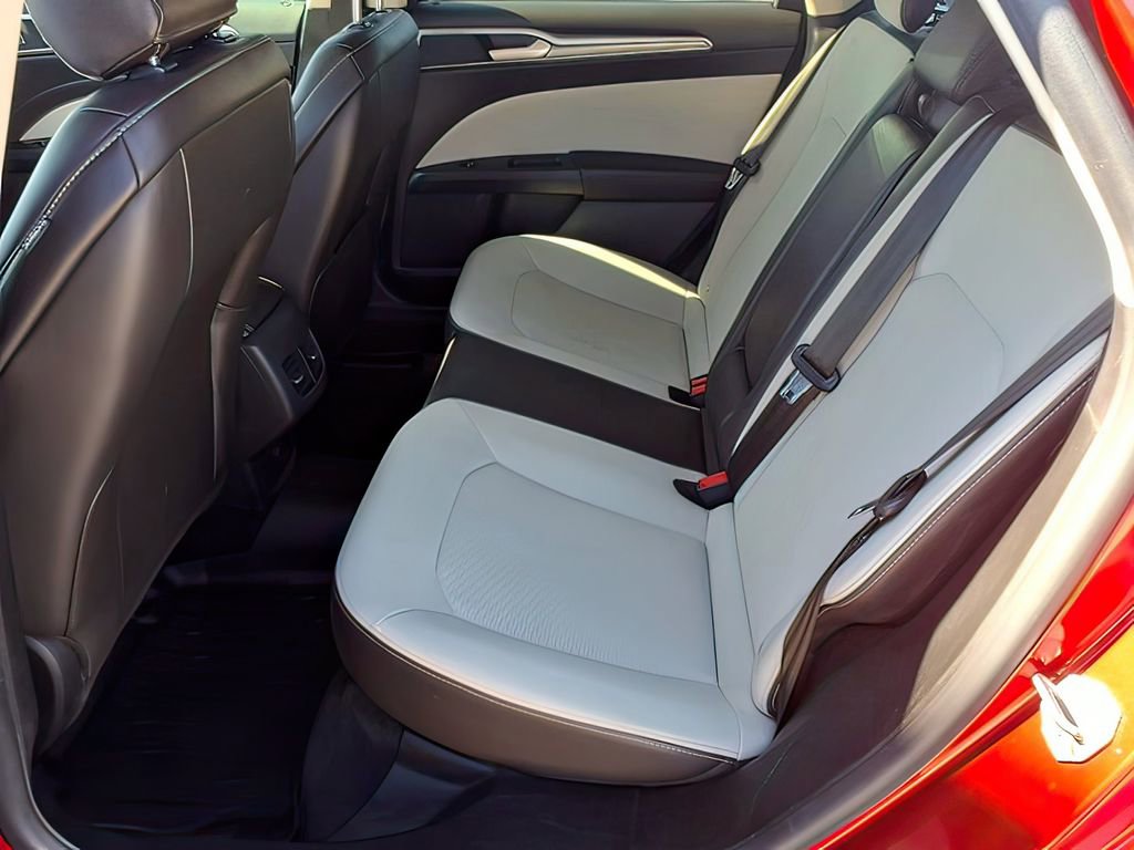 Used 2020 Ford Fusion SE w/ Equipment Group 151A image 20