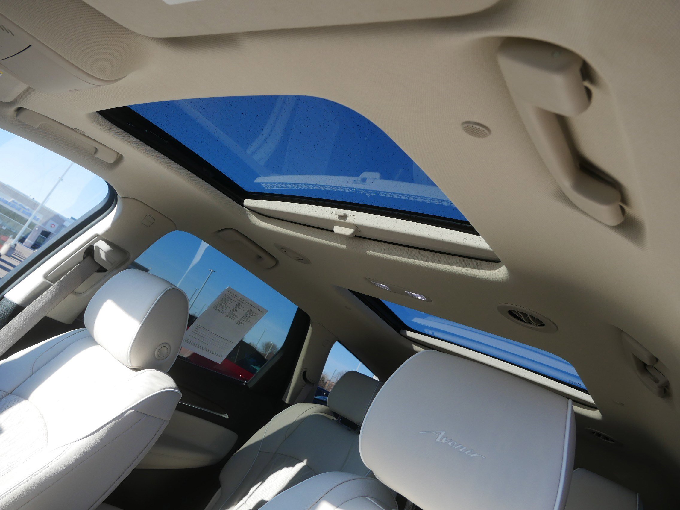 Used 2023 Buick Enclave Avenir w/ Avenir Technology Package image 19