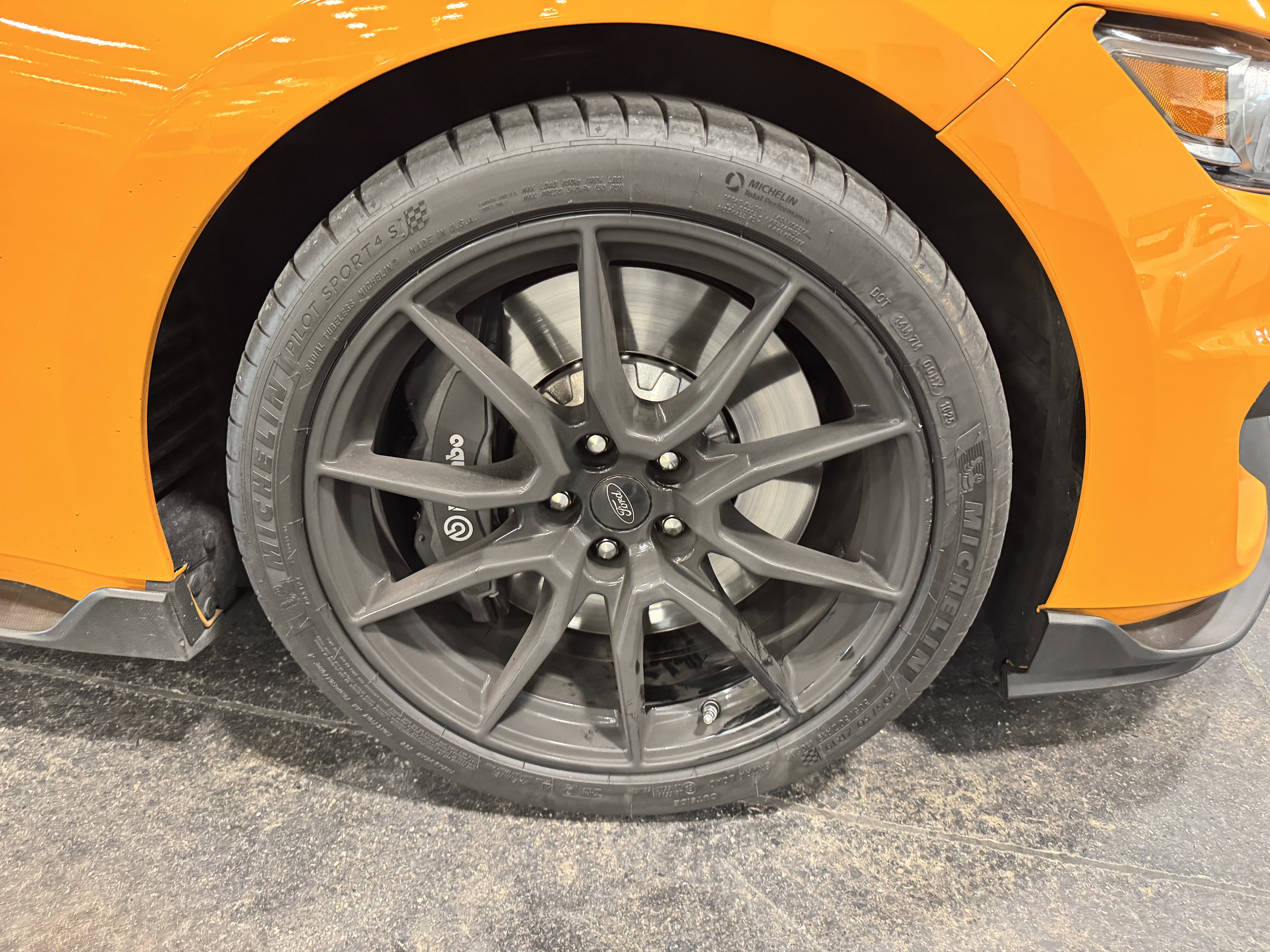 Used 2019 Ford Mustang Shelby GT350 w/ Technology Package RWD image 14