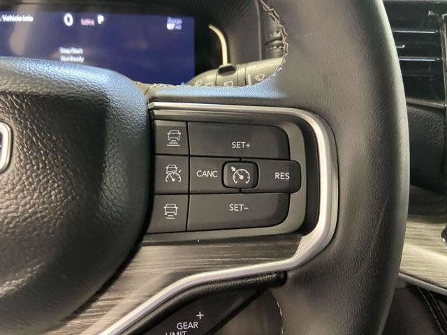 Used 2024 Jeep Wagoneer L Series II w/ Flexible Seating Group AWD/4WD image 18