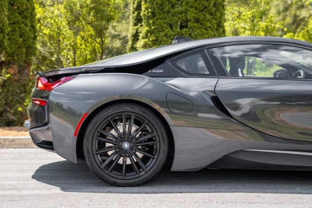 Used 2020 BMW i8 Coupe AWD/4WD image 14
