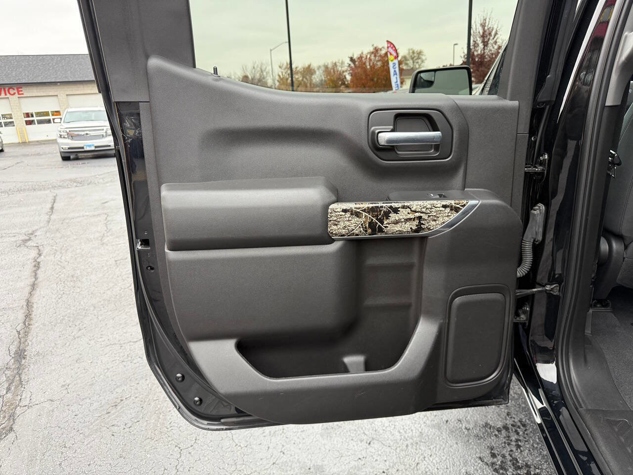 Used 2021 Chevrolet Silverado 1500 Custom Trail Boss w/ Realtree Special Edition image 22