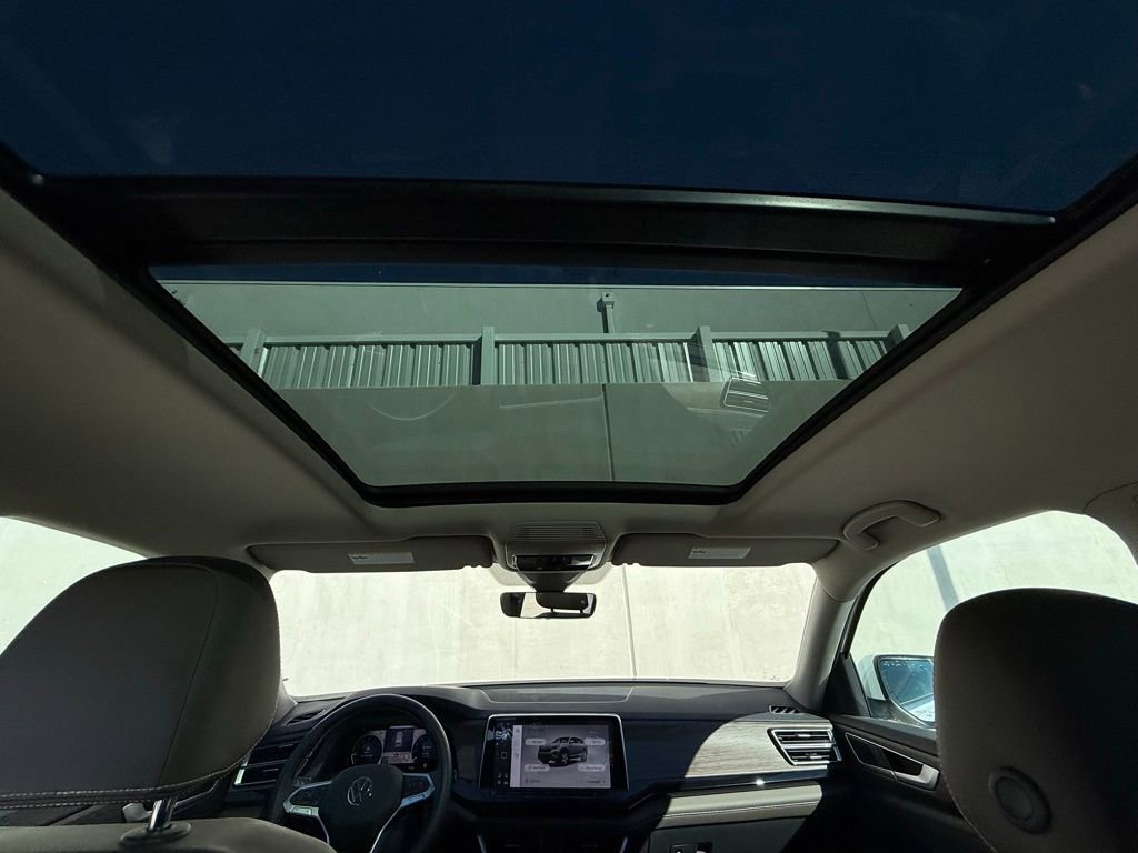 Certified 2025 Volkswagen Atlas SEL image 5