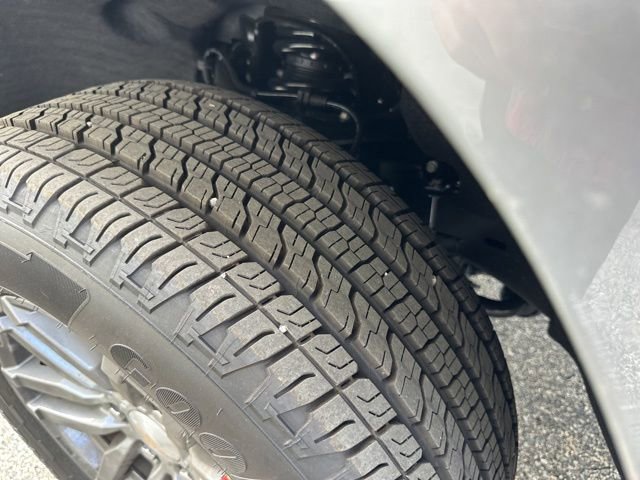 Used 2024 Chevrolet Colorado LT w/ LT Convenience Package image 11