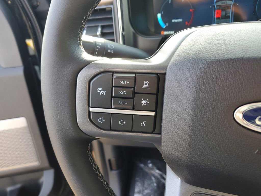 New 2026 Ford F250 Lariat w/ Black Appearance Package image 22