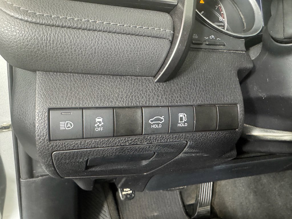 Used 2021 Toyota Camry LE image 17