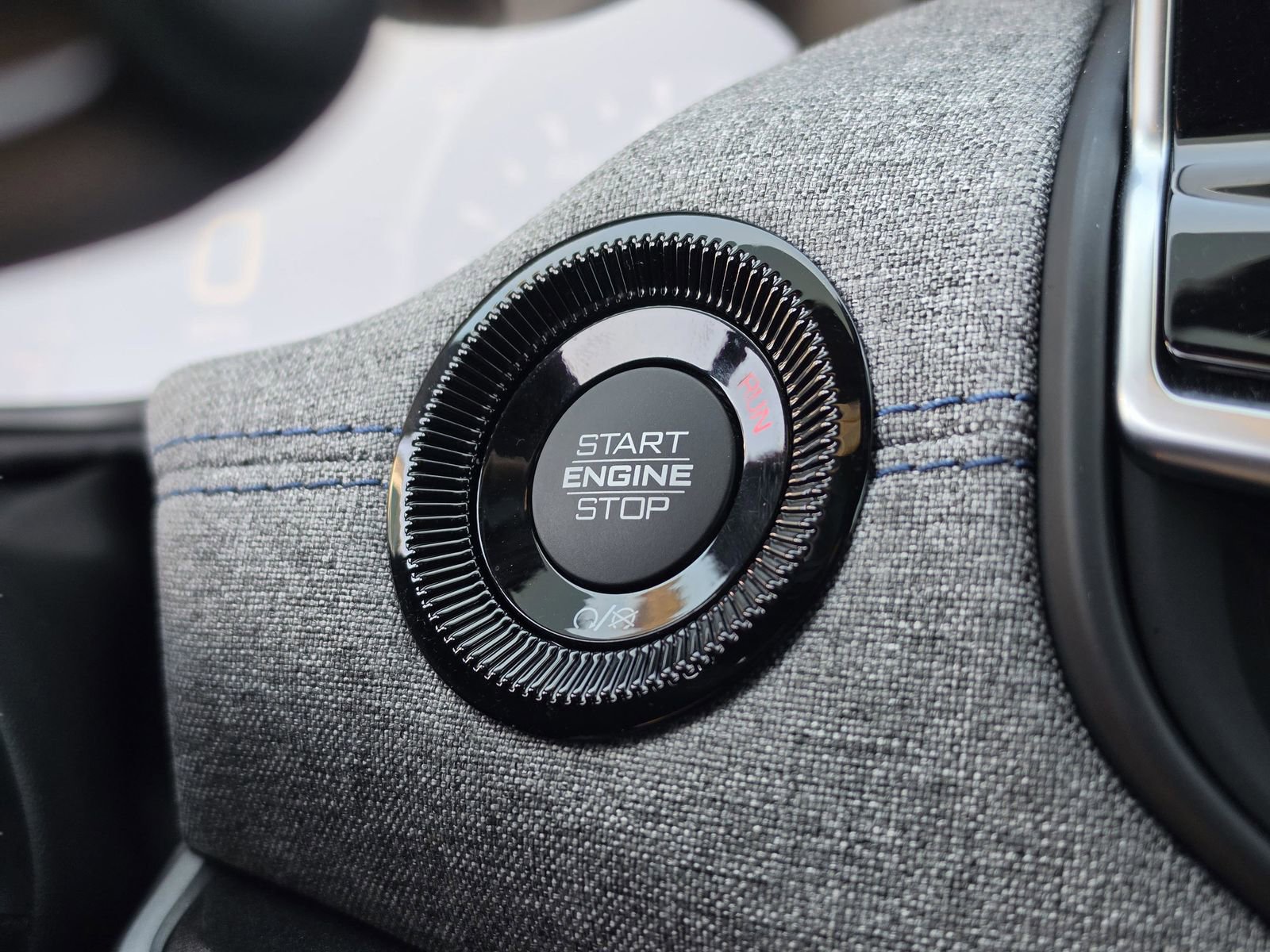 Used 2025 Jeep Compass Sport image 31