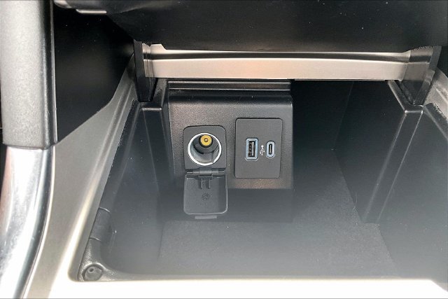 Used 2023 Ford Explorer XLT w/ Equipment Group 202A AWD/4WD image 16