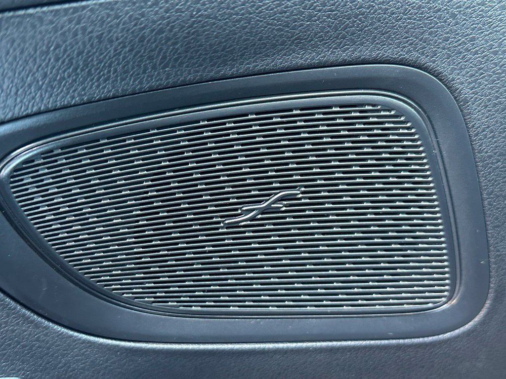 Used 2025 Mercedes-Benz C 300 4MATIC Sedan image 17