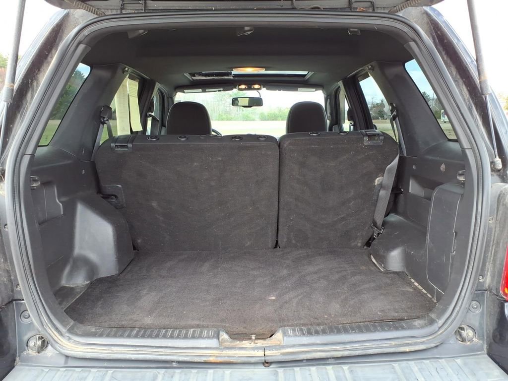 Used 2010 Ford Escape XLT AWD/4WD image 16