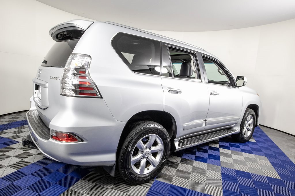 Used 2018 Lexus GX 460 w/ Navigation Package image 5