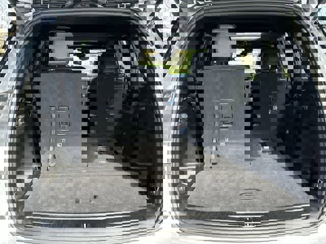 Used 2023 Jeep Grand Cherokee L Laredo image 28