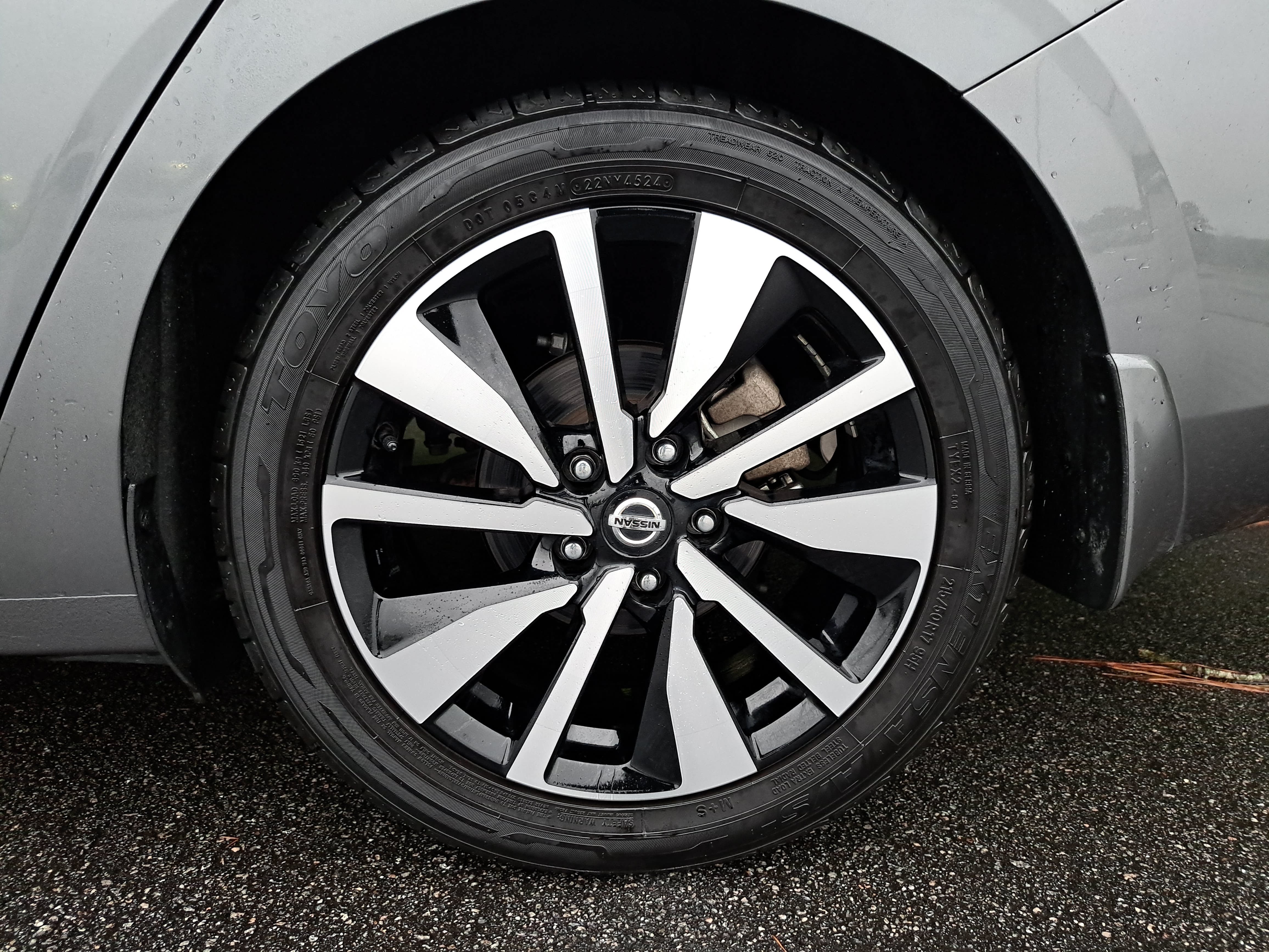 Used 2021 Nissan Sentra SV w/ SV Premium Package FWD image 31