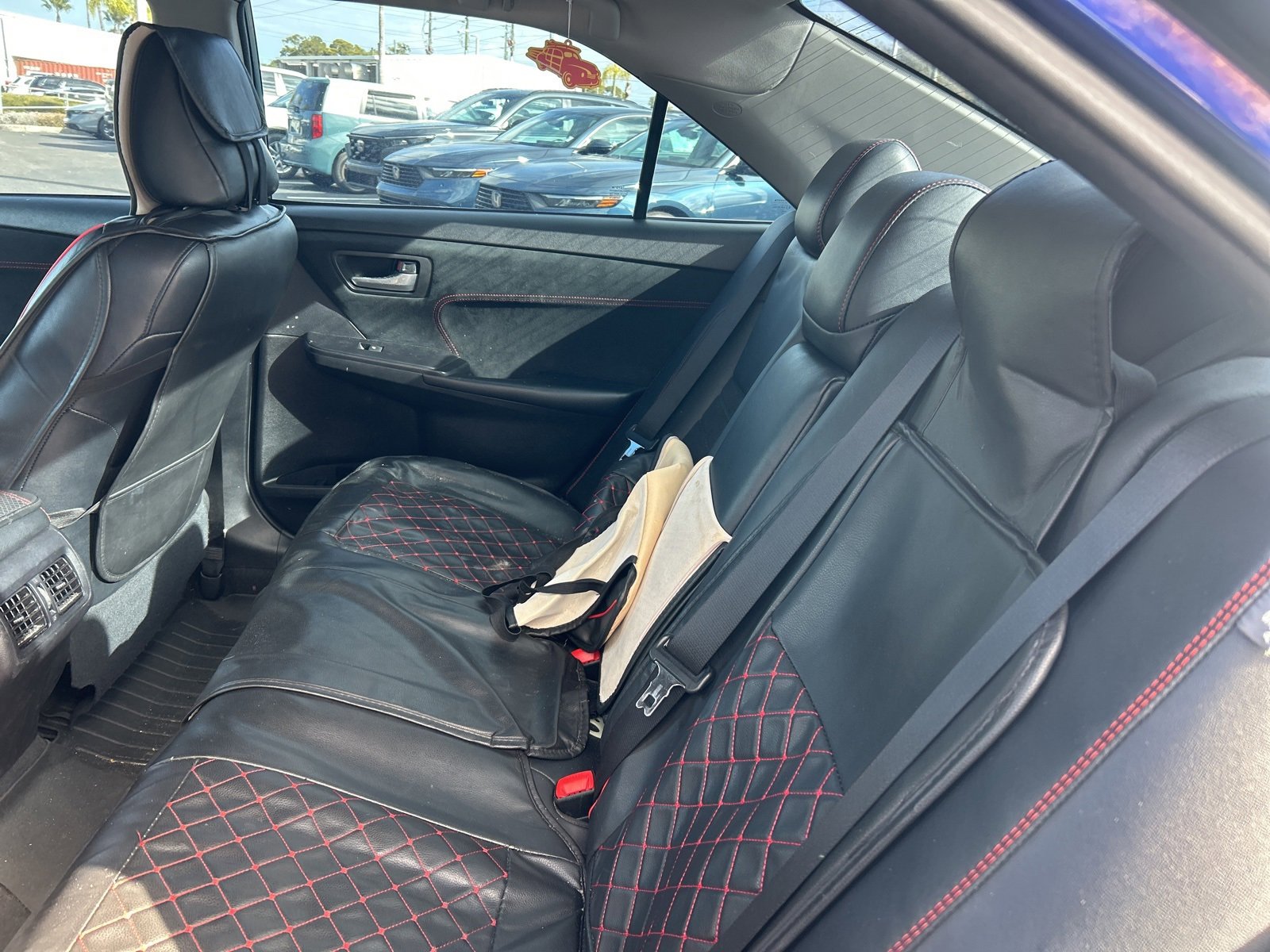 Used 2016 Toyota Camry XSE image 9