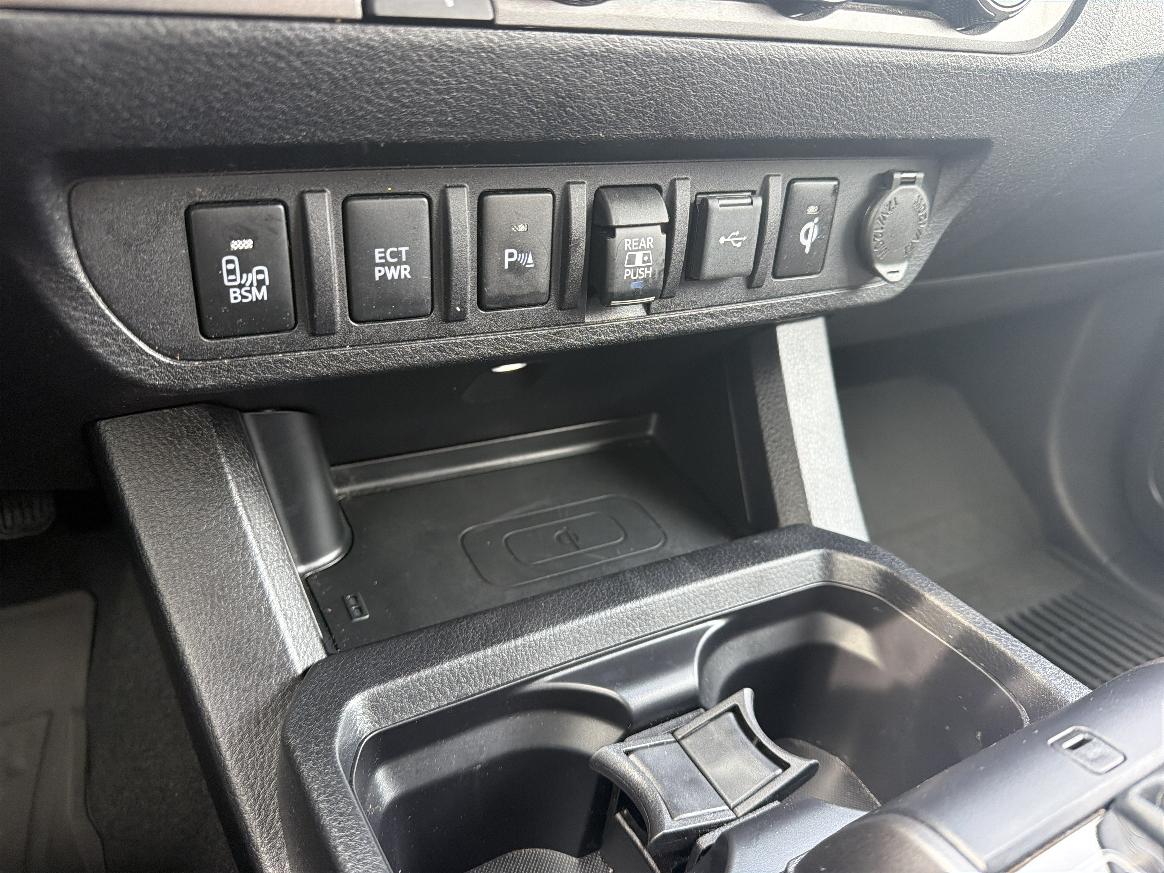 Used 2022 Toyota Tacoma TRD Off-Road w/ Technology Package RWD image 12