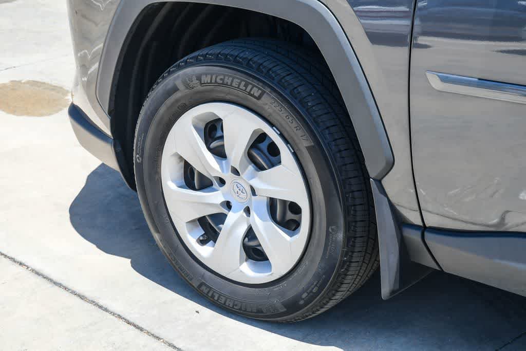Used 2024 Toyota RAV4 LE FWD image 10