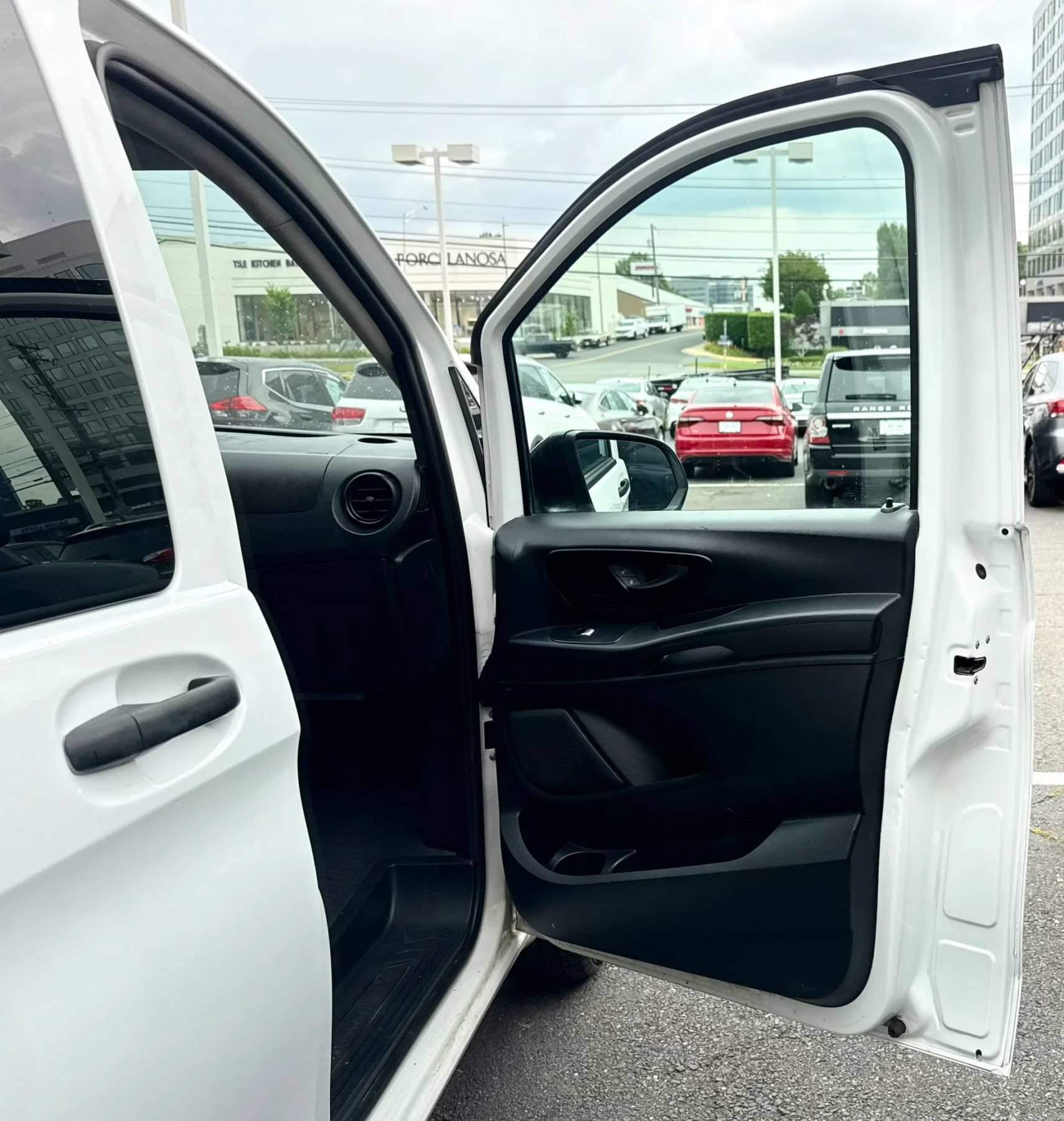 Used 2017 Mercedes-Benz Metris image 24