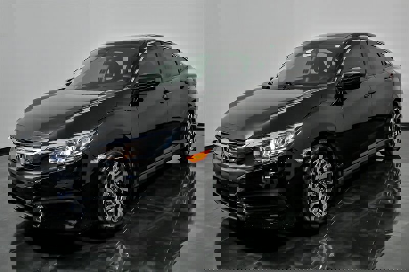 Used 2018 Honda Civic EX image 5