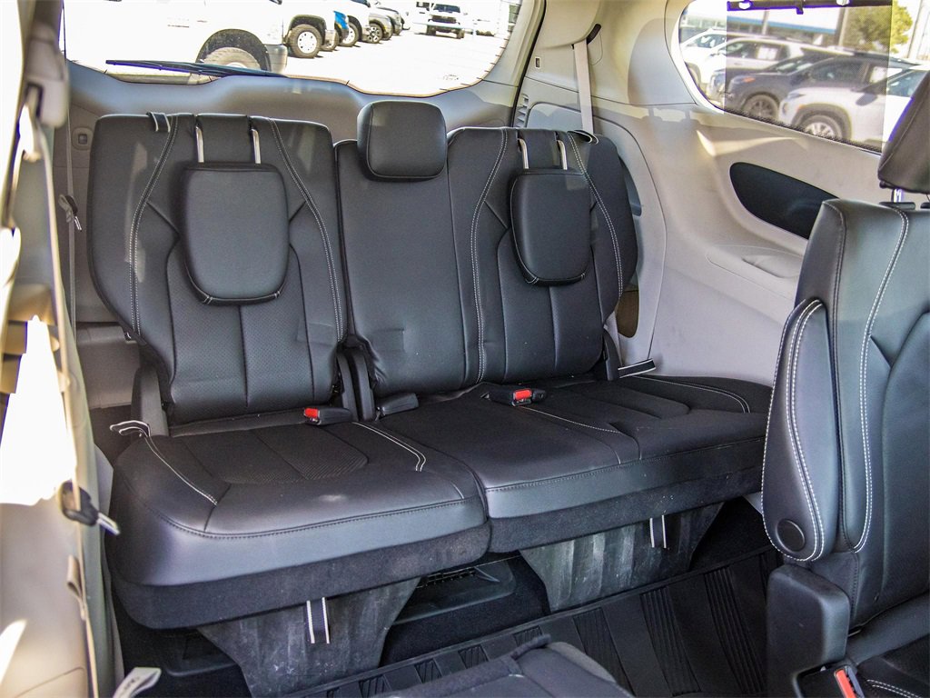 Used 2022 Chrysler Pacifica Touring-L image 22
