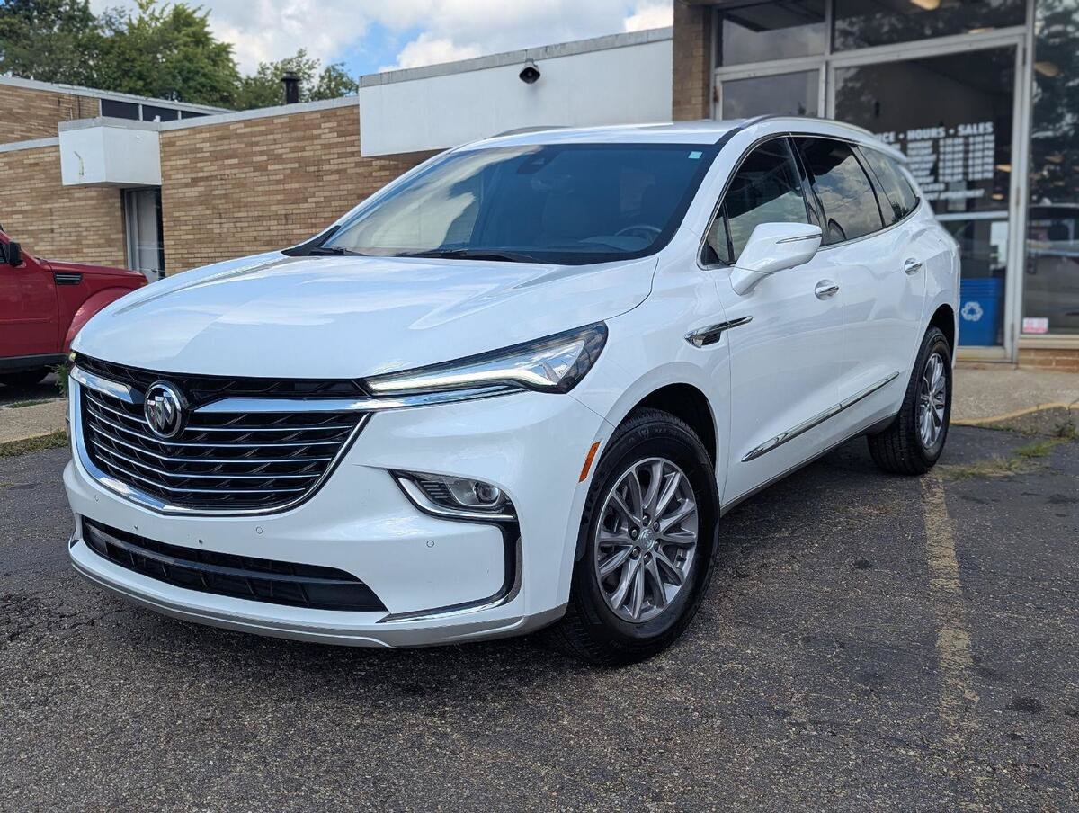 Used 2022 Buick Enclave Premium FWD image 3