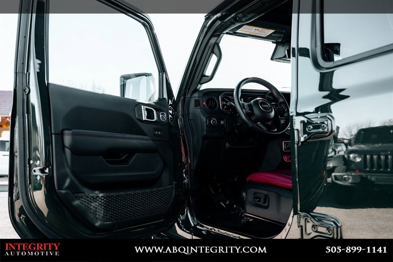 Used 2024 Jeep Wrangler Unlimited Rubicon 392 image 18