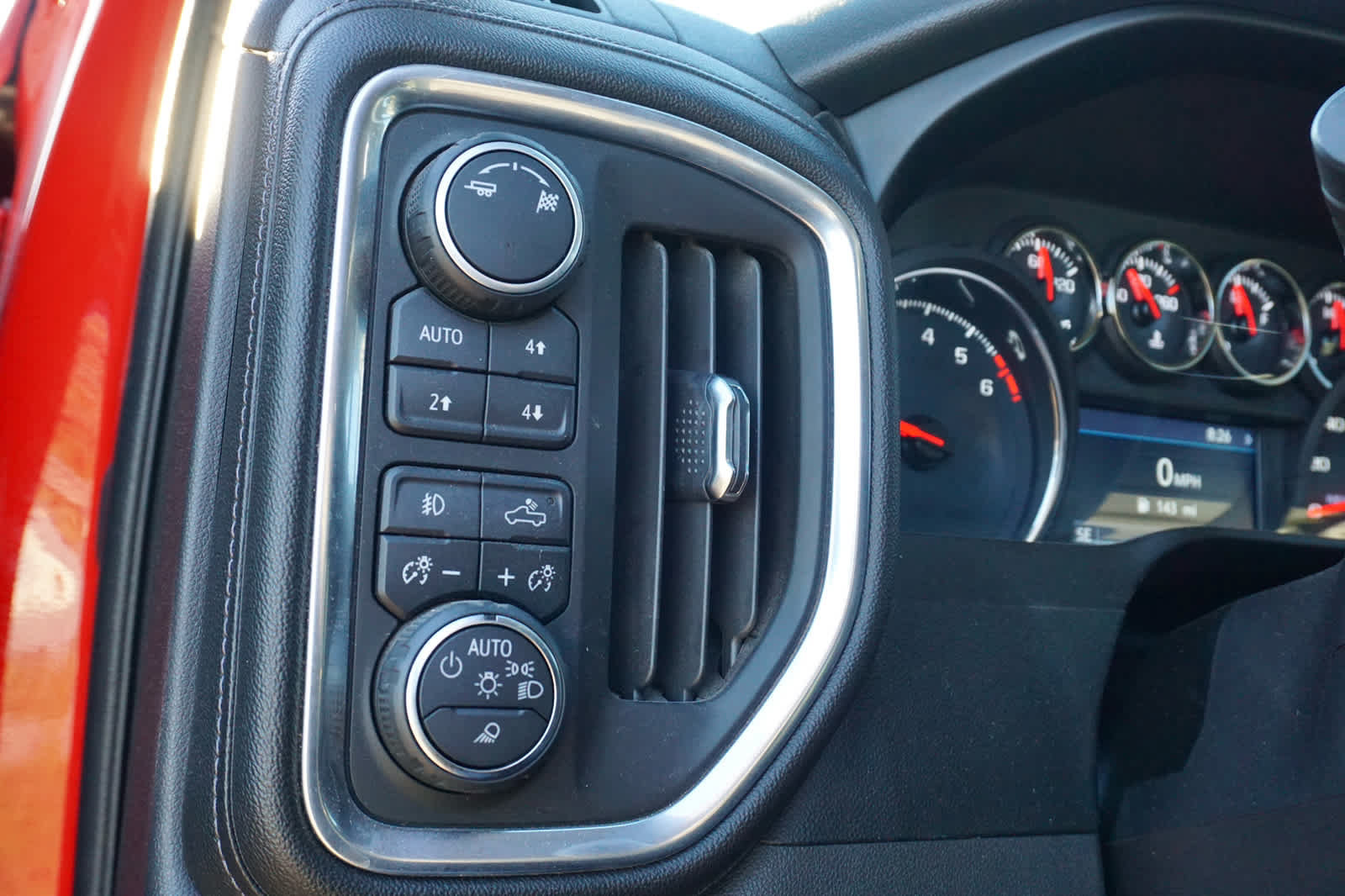 Used 2019 Chevrolet Silverado 1500 LT Trail Boss AWD/4WD image 29