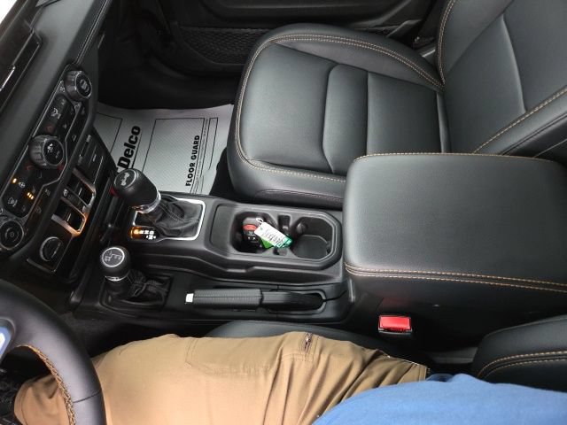 Used 2024 Jeep Wrangler Unlimited Sahara w/ Technology Group AWD/4WD image 69