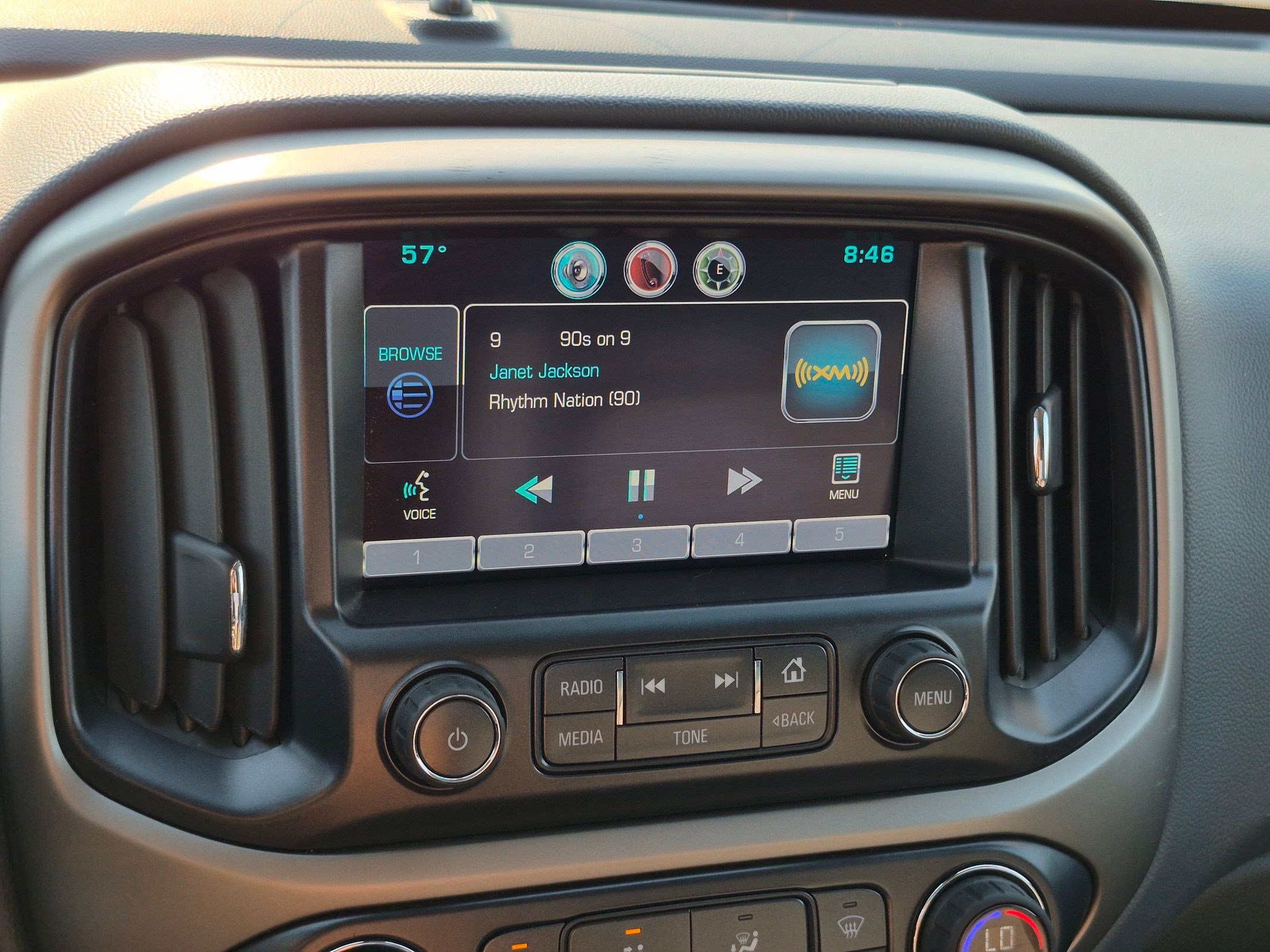 Used 2015 Chevrolet Colorado Z71 AWD/4WD image 21