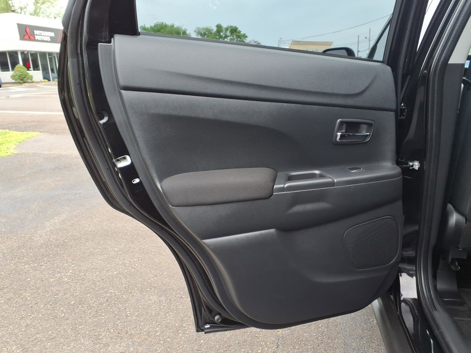 Used 2025 Mitsubishi Outlander Sport LE AWD/4WD image 12